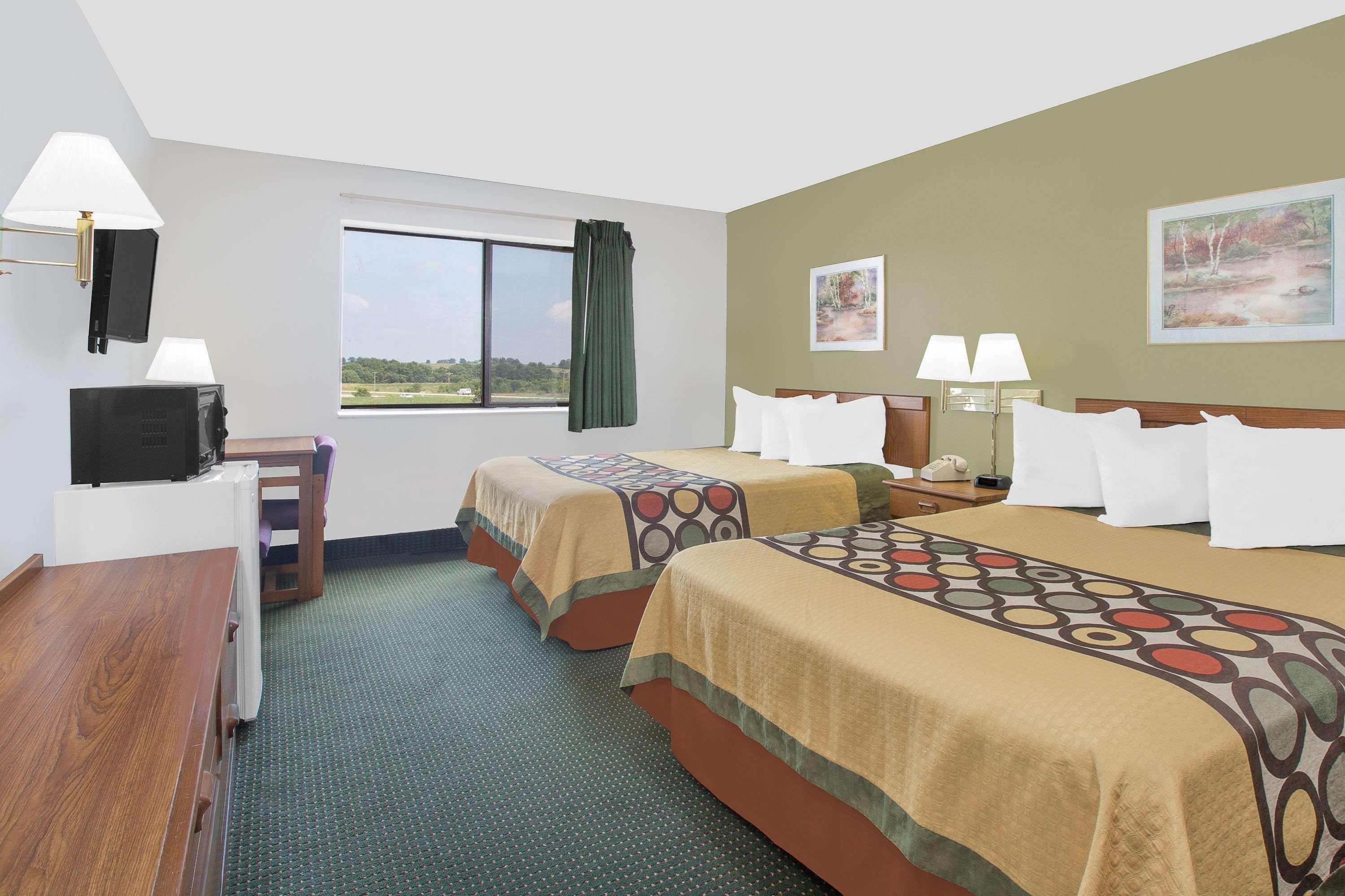 Super 8 By Wyndham Chillicothe Hotel Bagian luar foto